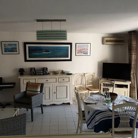 דירה Lumineux Trois Pieces Dans Avec Piscine *